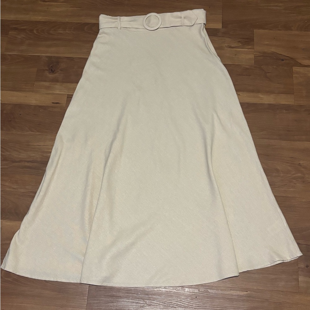 Elegant Cream A-Line Skirt Tahari